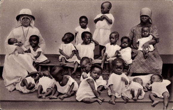 Postcard Cameroon, Creche des Soeurs du Saint Esprit à Yaoundé