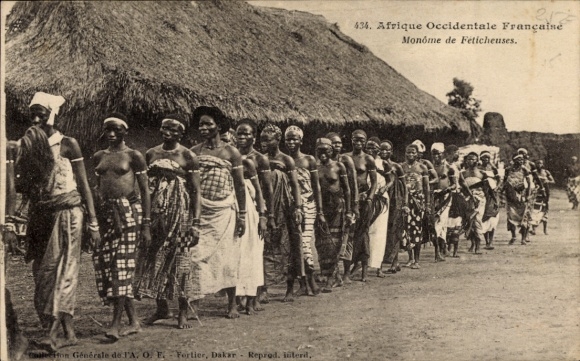 Postcard Dakar, Senegal, Monome de Feticheuses