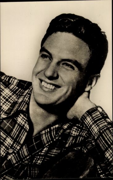 Photo of actor Robert Stack, portrait