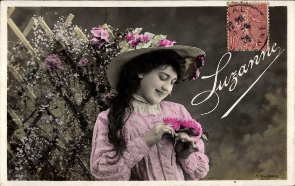 Letters Ak, first name Suzanne, portrait of a woman, flowers