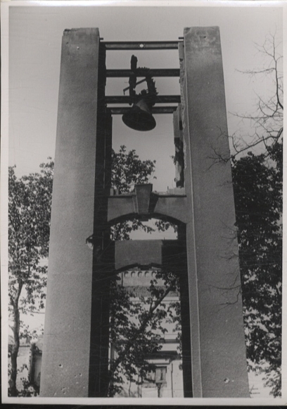 Original photo Berlin Wilmersdorf, Landhausstraße, Swedish Church, around 1945/47