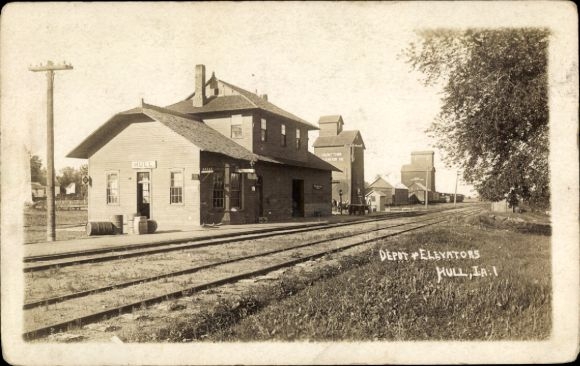 Postcard Hull Iowa USA, Depot Elevators