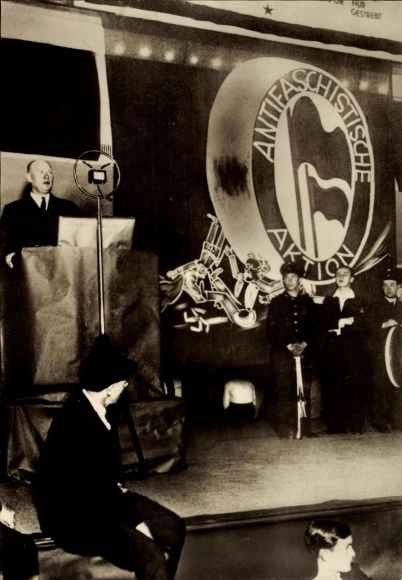 Ernst Thälmann speaks on July 27, 1932 in Essen, Antifascist Action