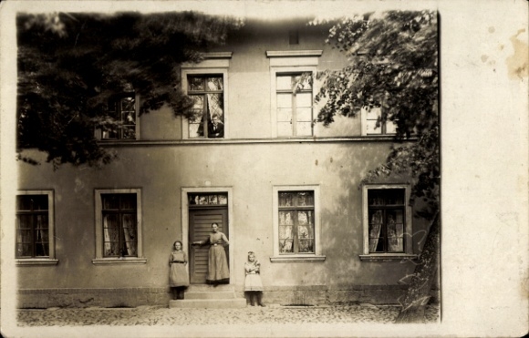 Photo Postcard Berlin Schöneberg, residential building