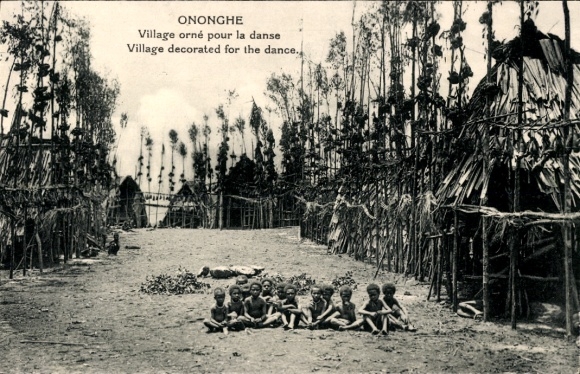 Postcard Ononghe, Papua New Guinea, village view, decorated for dancing, children's group, trees, huts