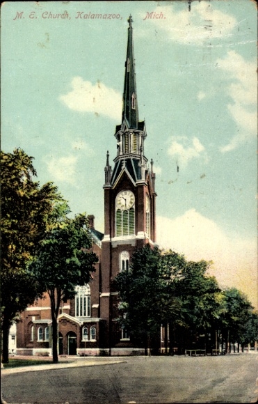 Postcard Kalamazoo Michigan USA, ME Church, clock tower, trees, street