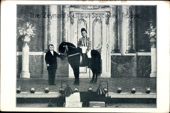 Postcard Zeynard's Liliput Specialty Troupe, stage