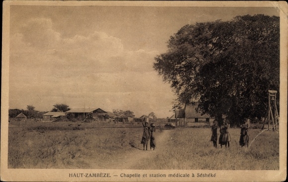 Postcard Haut Zambèze Sambia, Chapel and medical station in Séchéké
