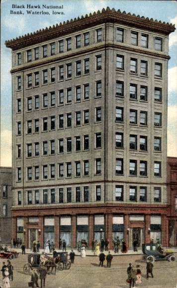 Postcard Waterloo Iowa USA, Black Hawk National Bank, building view, city life,
