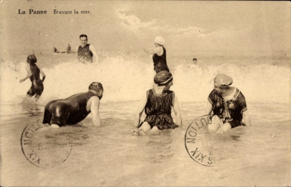 Postcard La Panne, women and men on the beach, swimwear