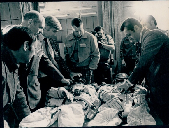 Photo Soyuz-Apollo program 1975, Baikonur Cosmodrome, American astronauts, Soviet cosmonauts