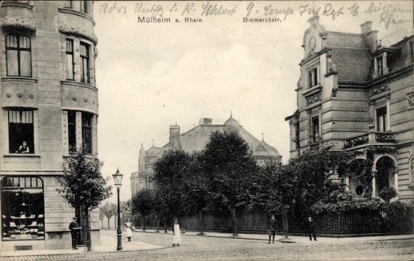 Mülheim, Cologne am Rhein, Bismarckstraße, street view, people, lamppost