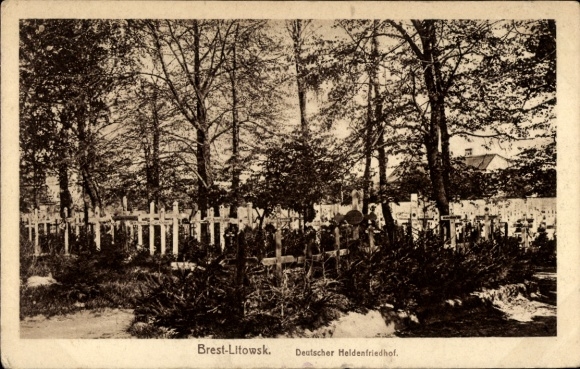 Postcard Brest Litovsk Belarus, German Heroes' Cemetery
