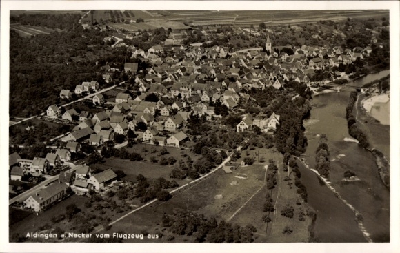 Postcard Aldingen in Württemberg, aerial view of many houses, river, landscape