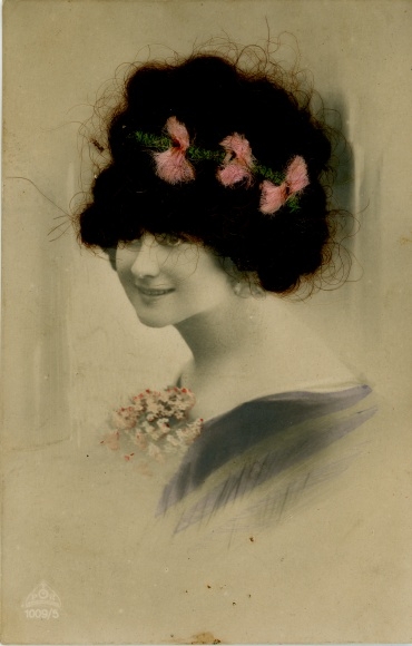 Real hair Postcard portrait of a woman, loops