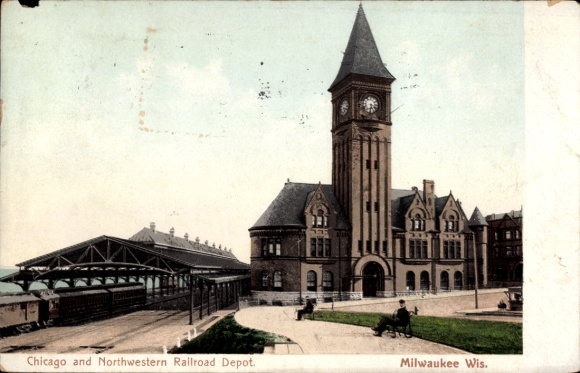 Postcard Milwaukee Wisconsin USA, Chicago and Northwestern Railroad Depot, Clock Tower, Platform, Architecture