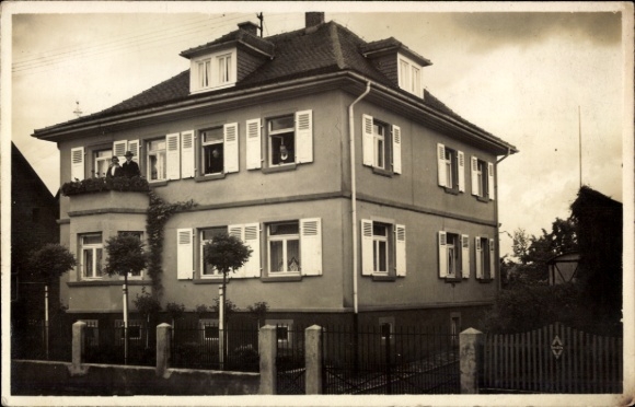 Photo Postcard Stockheim Germany, villa, residents