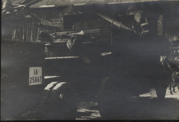 Original photo Berlin Tempelhof, vehicle of the Berlin garbage collection service, around 1947