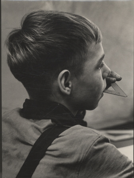 Original photo by Hans-Joachim Spremberg, boy in school, around 1965
