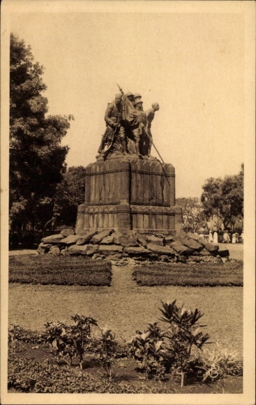 Postcard Bamako Mali, monument, soldier statue, green plants, city park