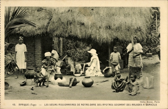 Postcard Togo, Les Soeurs Missionaires de Notre Dame Des Apotres Soignant des Malades a Domicile