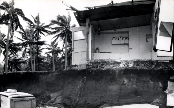 Photo Port Vila Vanuatu Oceania, Destroyed House