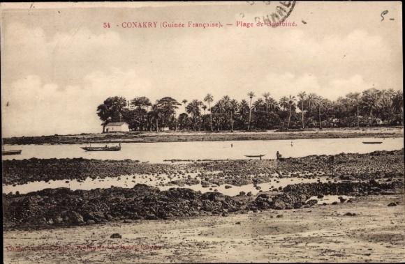 Postcard Conakry Guinea, beach view, boats, palm trees, Guinea Française