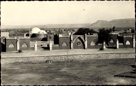 Mauretani Postcard Atar, Camp de la Piste, Opposite the Adrar Dhar