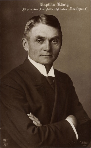 Postcard Captain Paul König, leader of the cargo submersible Germany, portrait, NPG 5627