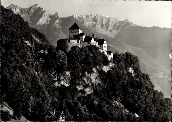 PC Vaduz Liechtenstein, Castle with Rappenstein and Falknis