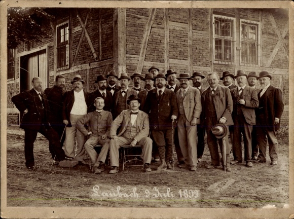 Photo Laubach, group of men in front of a half-timbered house, July 9, 1899