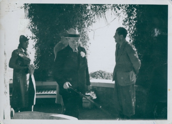 Photo Hermann Goering, hat, walking stick, Photo Powel