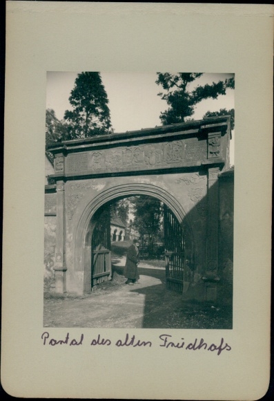 Photo of Weida in Thuringia, portal of the old cemetery