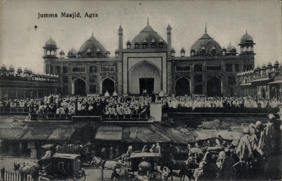 Postcard Agra India, Moti Masjid, Jumma Masjid, crowd, horse-drawn carriages,