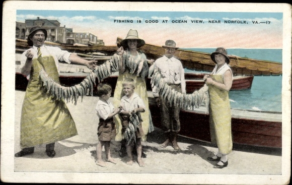 Postcard Norfolk Virginia USA, fisherman with fish