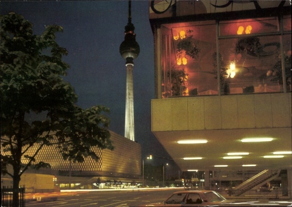 Postcard Berlin Mitte, Karl Liebknecht Straße with department store and TV tower, night illumination