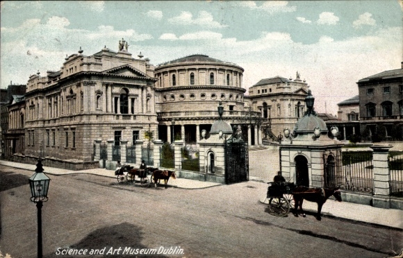 Postcard Dublin Ireland, Science and Art Museum, horse-drawn carriage, lantern