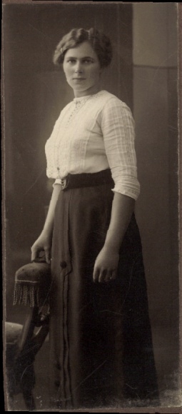 CdV Woman in black skirt, white blouse, portrait