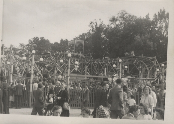 Original photo Berlin Treptow, amusement park, roller coaster, around 1948