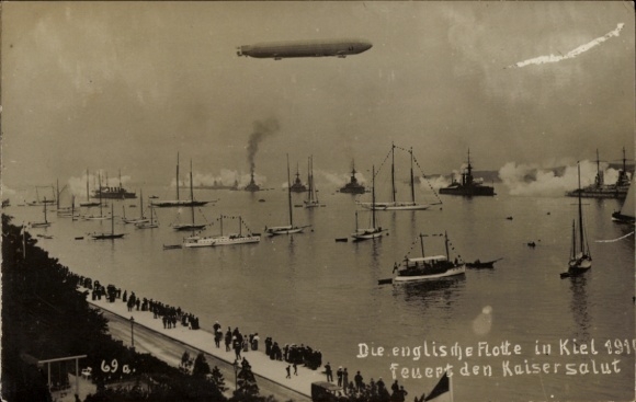 Photo Postcard Kiel, English Fleet, Zeppelin L3