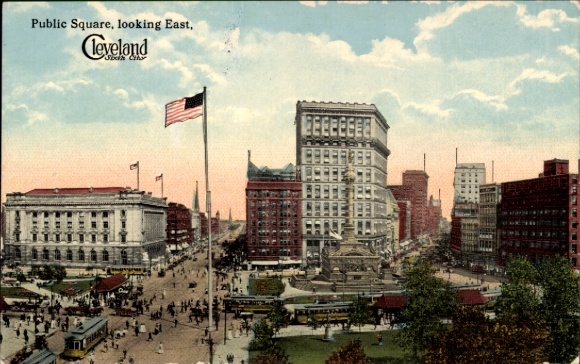 Postcard Cleveland Ohio USA, public square, looking east, US flag, building, crowd