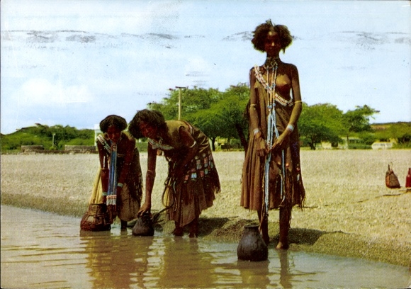 Postcard Sidamo Ethiopia, Oromo women on the lakeshore