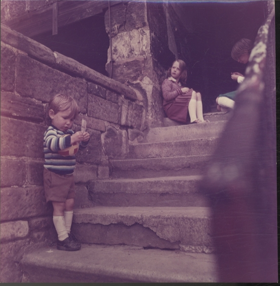 Original photo by Hans-Joachim Spremberg, children playing in Belfast, around 1977