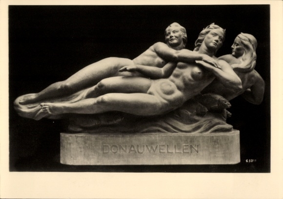 Art sculpture by Professor Josef Müllner, Danube Waves