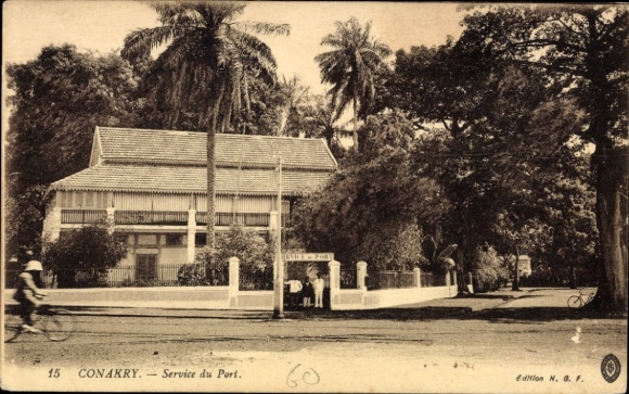 Postcard Conakry Guinea, Port Service, cyclists, palm trees