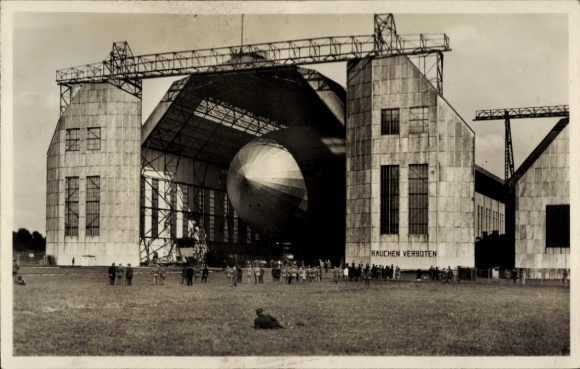 Friedrichshafen on Lake Constance, Graf Zeppelin LZ 127 in the airship shipyard, ready for takeoff