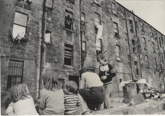 Original photo by Hans-Joachim Spremberg, Northern Ireland, Glasgow, children playing, around 1976