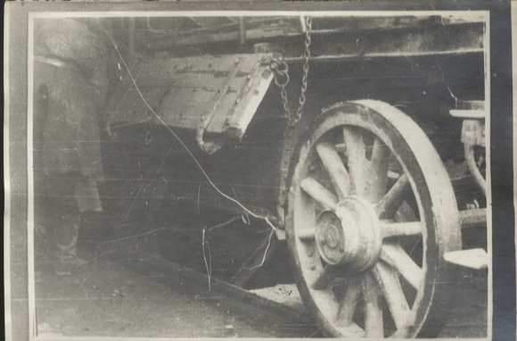 Original photo Berlin Tempelhof, vehicle of the Berlin garbage collection service, around 1947