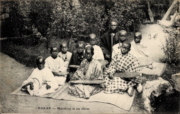 Postcard Dakar Senegal, Marabout et ses élèves