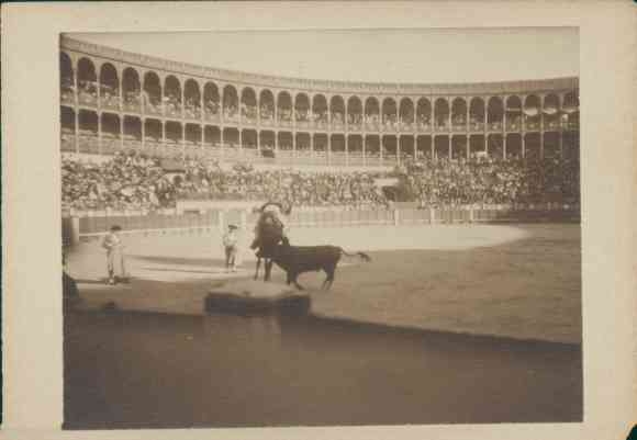 Photo Spain, around 1890, bullfight, arena, matador, torero